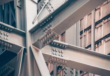 معایب سازه های پیچ و مهره ای